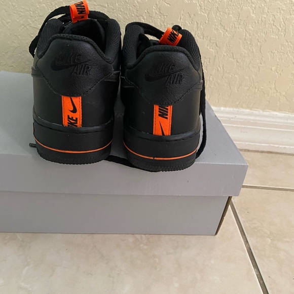 Nike Air Force 1 - Picture 6 of 7